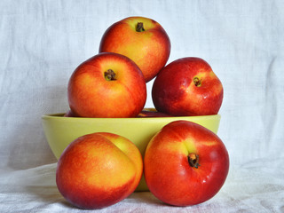 pesche fresche pronte da mangiare, closeup