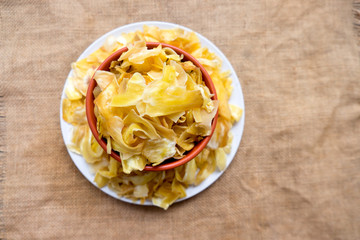 Dried jackfruit slices