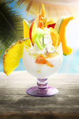 Fruchtiges Eis am Strand