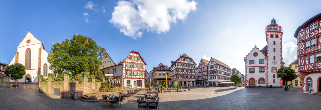 Mosbach, Marktplatz und Rathaus 