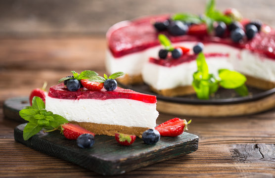 Homemade cheesecake with fresh berries