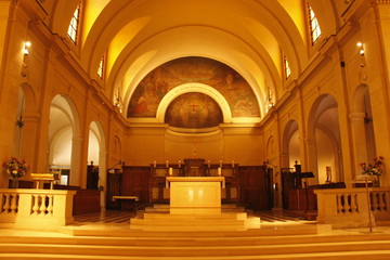 Autel de l'église Saint Jean Baptiste de Grenelle à Paris