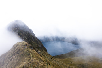 La lagune de Mojanda depuis le Fuya Fuya, Équateur