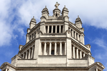 Fototapeta na wymiar Victoria and Albert Museum, facade, South Kensington, London, United Kingdom