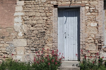 Fototapeta na wymiar Porte ancienne à la citadelle de blaye