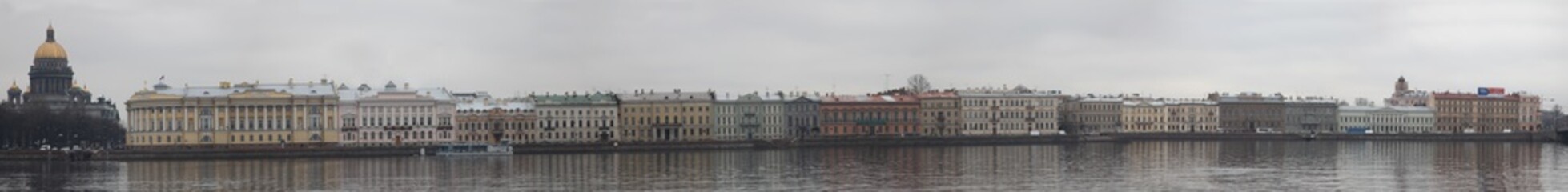 Fototapeta na wymiar English embankment, Saint Petersburg, Russia