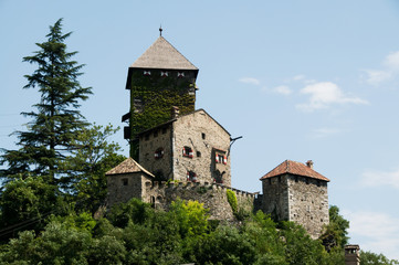 Fototapeta na wymiar Burg Branzoll in Klausen