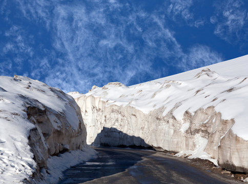 Snowdrift at the Leh - Manali Highway in the Indian Himalayas