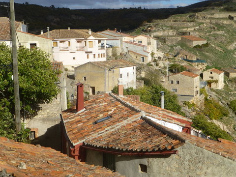 Pelegrina, pueblo de Sigüenza, en la provincia de Guadalajara (Castilla la Mancha, España) situado junto al parque natural del Barranco del Río Dulce