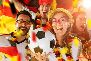 Deutsche Fussball Fans im Weltmeisterschaft Fieber 