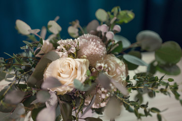 Obraz na płótnie Canvas Beautiful modern wedding bouquet