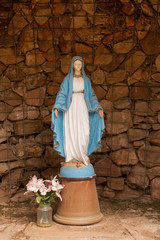 Small memorial with statue of the Madonna