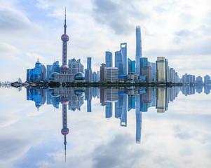 Obraz premium Shanghai,China city skyline on the Huangpu River