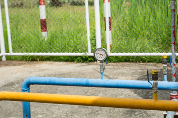 Gauge pressure flanges from LPG cylinder tank for industrial use, In safety zone