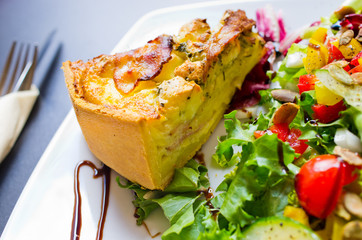 Delicious tart with bacon