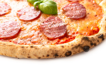 Pizza sarda con salame e pecorino 