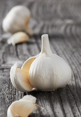 Garlic on wood