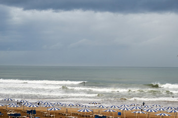 Der Atlantikstrand von Agadir in Marokko während eines Unwetters