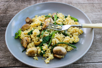 Warm bulgur salad