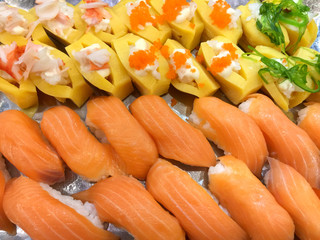 Sushi with salmon, egg with delicious flavor and is very popular among the common people and make it healthy