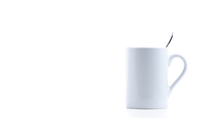 Weiße Kaffeetasse isoliert - Konzept Minimalismus