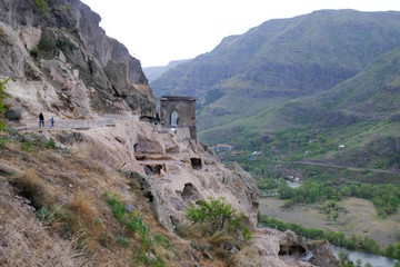 Gruzja, Vardzia - skalne miasto i klasztor © Iwona