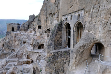 Gruzja, Vardzia - skalne miasto i klasztor © Iwona