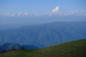 Gruzja, Park Narodowy Borjomi – Kharagauli - górski krajobraz,  punkt widokowy Lomis Mta  © Iwona