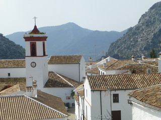 Benaocaz, pueblo blanco de la provincia de Cádiz, Andalucía,España © VEOy.com
