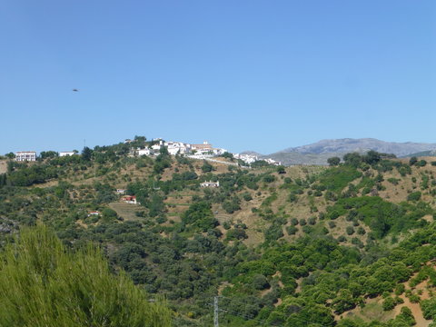 Cartajima,pueblo blanco de Málaga, Andalucía (España) en la sierra de Ronda