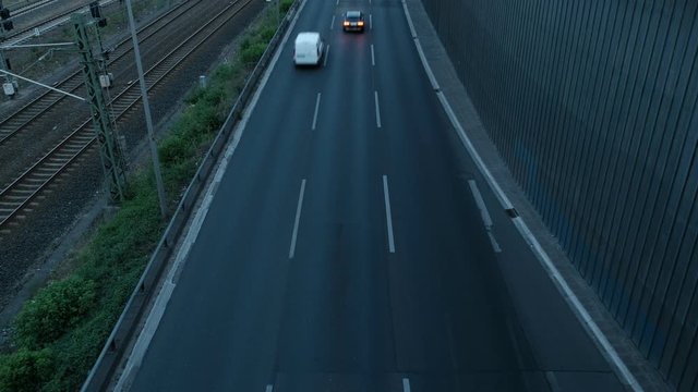 Strassenverkehr auf der A100 zu Berlin