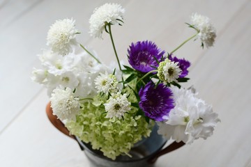 初夏の花のアレンジ