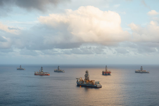 offshore oil platform and gas drillships