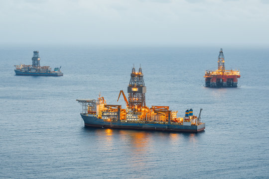 offshore oil platform and gas drillship with illumination