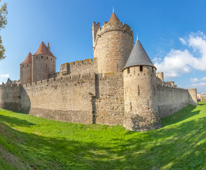 Fototapeta na wymiar remparts de Carcassonne 