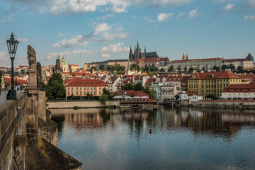 Fototapeta na wymiar Prager Burg mit Karlsbrücke