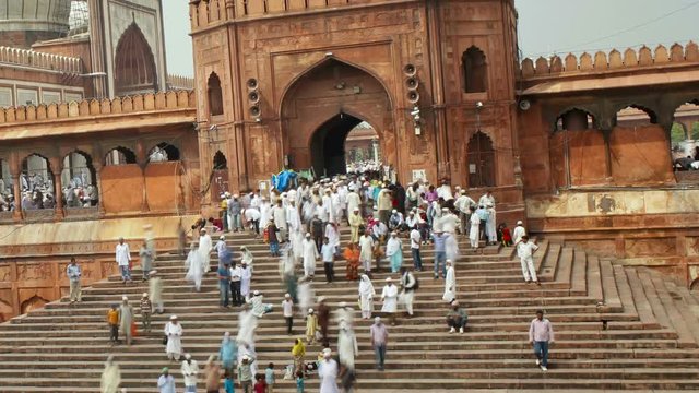 People leaving the Jama Masjid (Friday Mosque) after the Friday Prayers, Old Delhi, Delhi, India - Timelapse