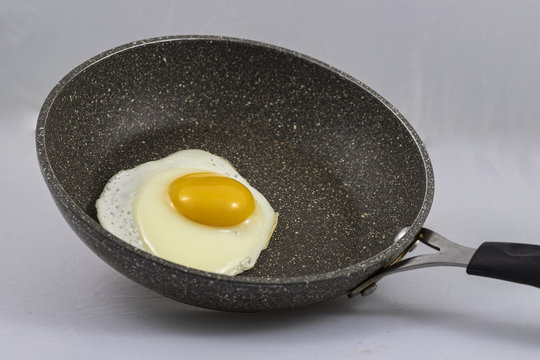 Uovo fritto all'occhio di bue