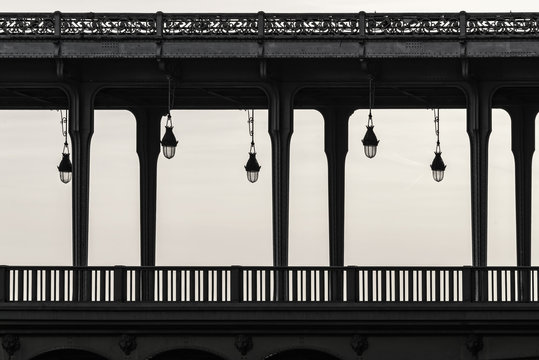 Fototapeta Bir Hakeim bridge in Paris France, black and white photography