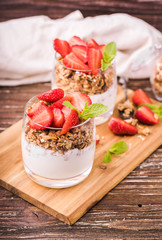 Yogurt parfait with strawberries