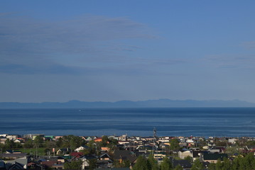 Obraz premium 海の見える街並み