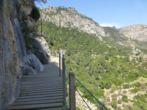 El caminito del Rey, paraje natural en el desfiladero de los Gaitanes, entre los términos de Ardales, Álora y Antequera, en  Málaga, comunidad autónoma de Andalucía, España