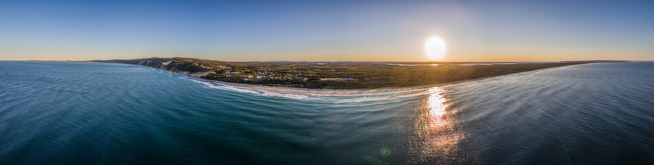 Obraz premium Rainbow Beach, Queensland / Australia - September 2016 - Aerial Panorama at Rainbow Beach during Sunset