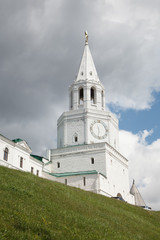 Fototapeta premium Central tower and main entrance to Kazan kremlin - Spasskaya
