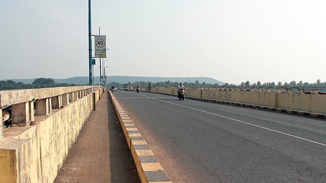 Big traffic on the bridge 