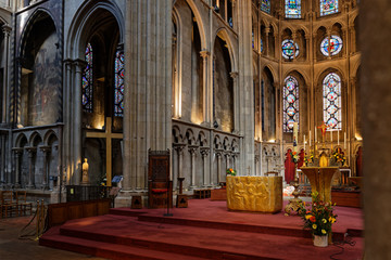 Fototapeta na wymiar Le chœur de Notre-Dame de Dijon
