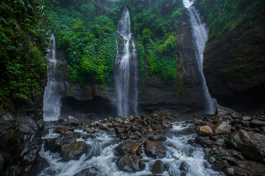 Secumpul Waterfall © Maxim Mishin