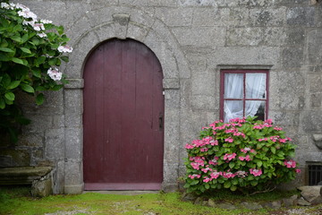 Fototapeta na wymiar Haustür in Roscoff, Bretagne
