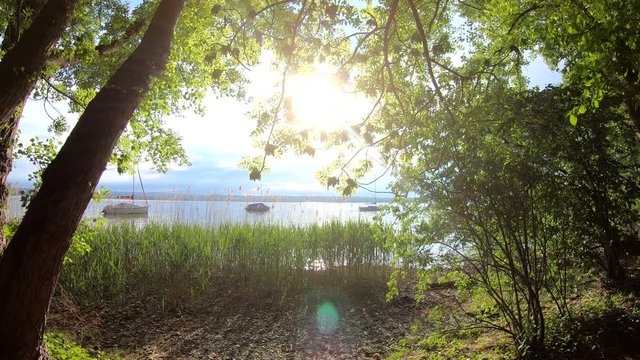 Naturerlebnis am See, Landschaftspanorama, bewegte Kamera, Slow Tourism, Bayern, 4K