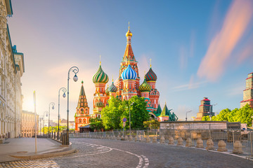 Obraz premium St. Basil's Cathedral at Red Square in Moscow